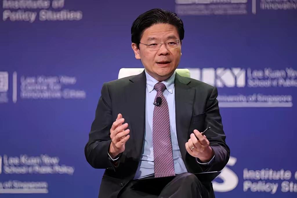 新加坡总理突然对华翻脸，严查芯片转运。很多人以为这是为了讨好美国。错了！真相是：