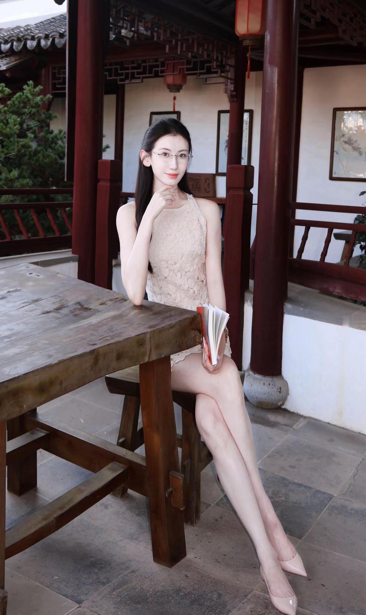 那一别你眉轻抚我不入蛊谁入蛊分享照片ootd穿搭中式庭院ootd