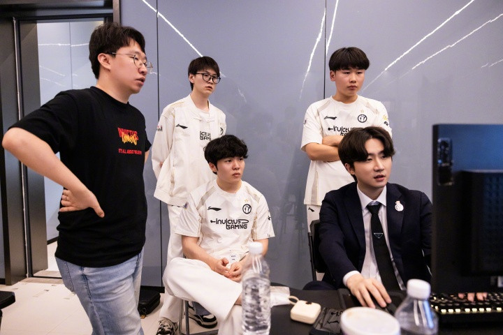 JieJie的积分真好用! 因JDG止步四强 积分95点的iG确认冒泡赛胜者