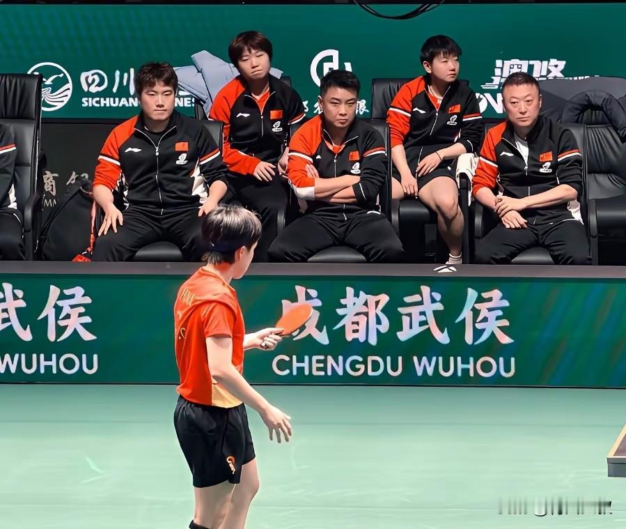 昨天王楚钦11:411:5赢得，打的很好了，你看王皓的脸！咱不是说教练不