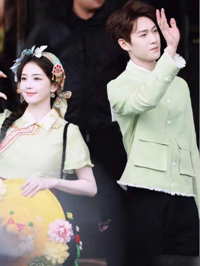 白鹿李昀锐开到荼靡开到荼蘼的剧情白鹿李昀锐开到荼靡，开到荼蘼的剧情，本来亦舒小