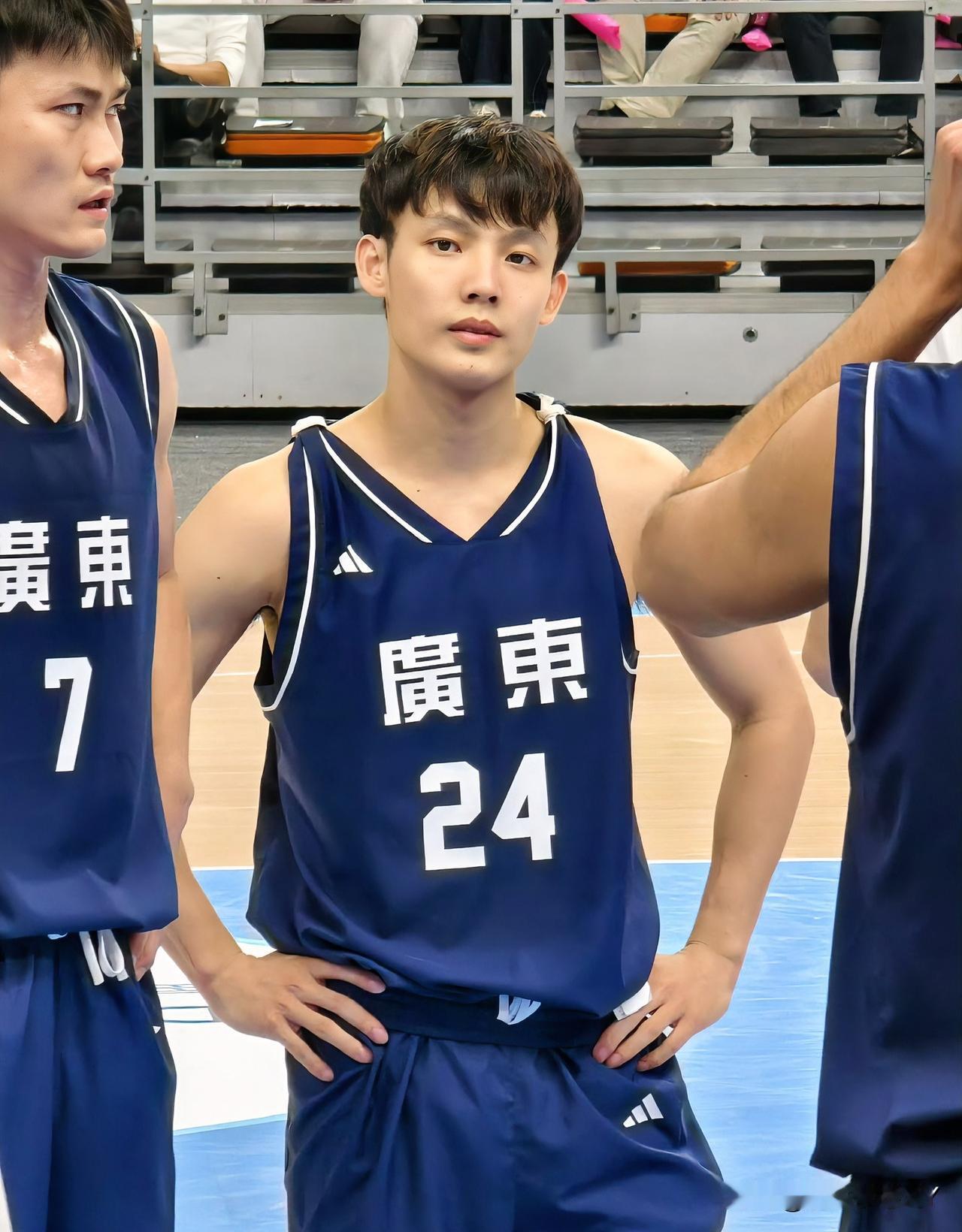 徐杰父母估计要发愁了不是因为儿子全运会表现不好他们怎么也没有想到，徐杰竟因