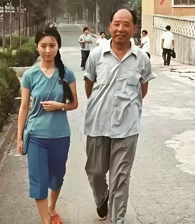 不知不觉就老了，30年过去了，这位女演员实在太美了，颜值比陈红还美，你能认出她是