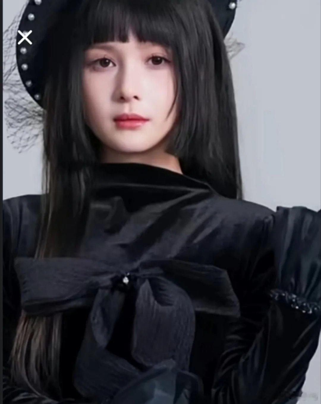 短剧演员左一承认打了助理，还发了道歉声明，但看来看去，全在绕弯子——欠助理几千块