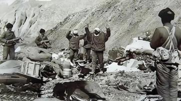 1962年，年过八旬的麦克阿瑟突然听到了一个让人震惊的消息：印度跟中国开战了，得