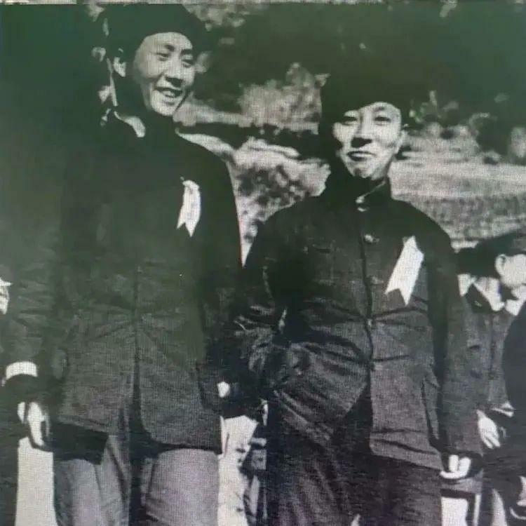 王明和教员之间，其实没多少交集。当布尔什维克们跟教员起冲突时，王明正在莫斯