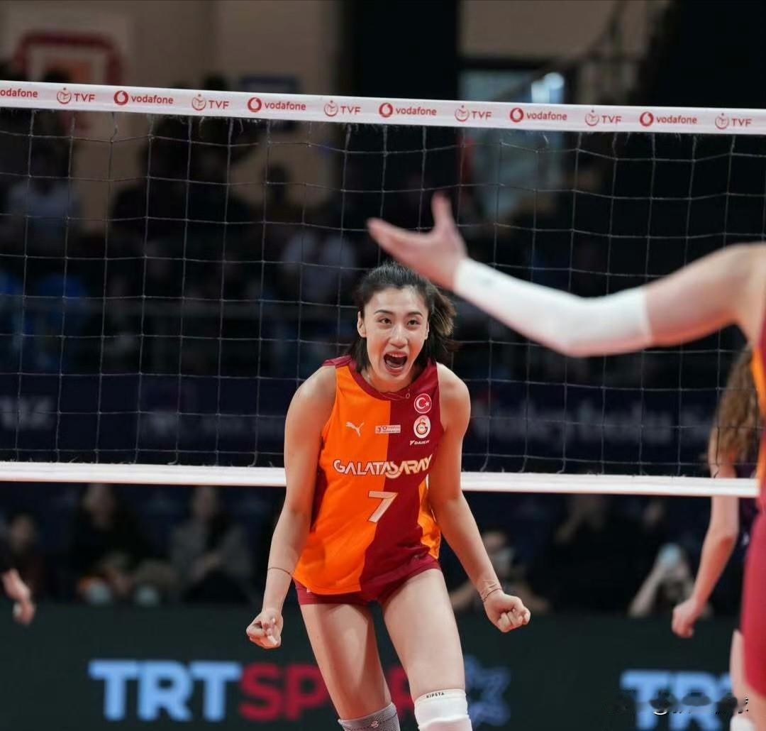 【王媛媛7分2拦23轮加拉塔萨雷战胜泽仁体育暂升四强】土超女排第23轮，