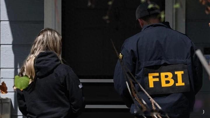 FBI突袭抓捕！美能源部雇员涉嫌协助胡塞武装。美国司法部放出重磅消息，F