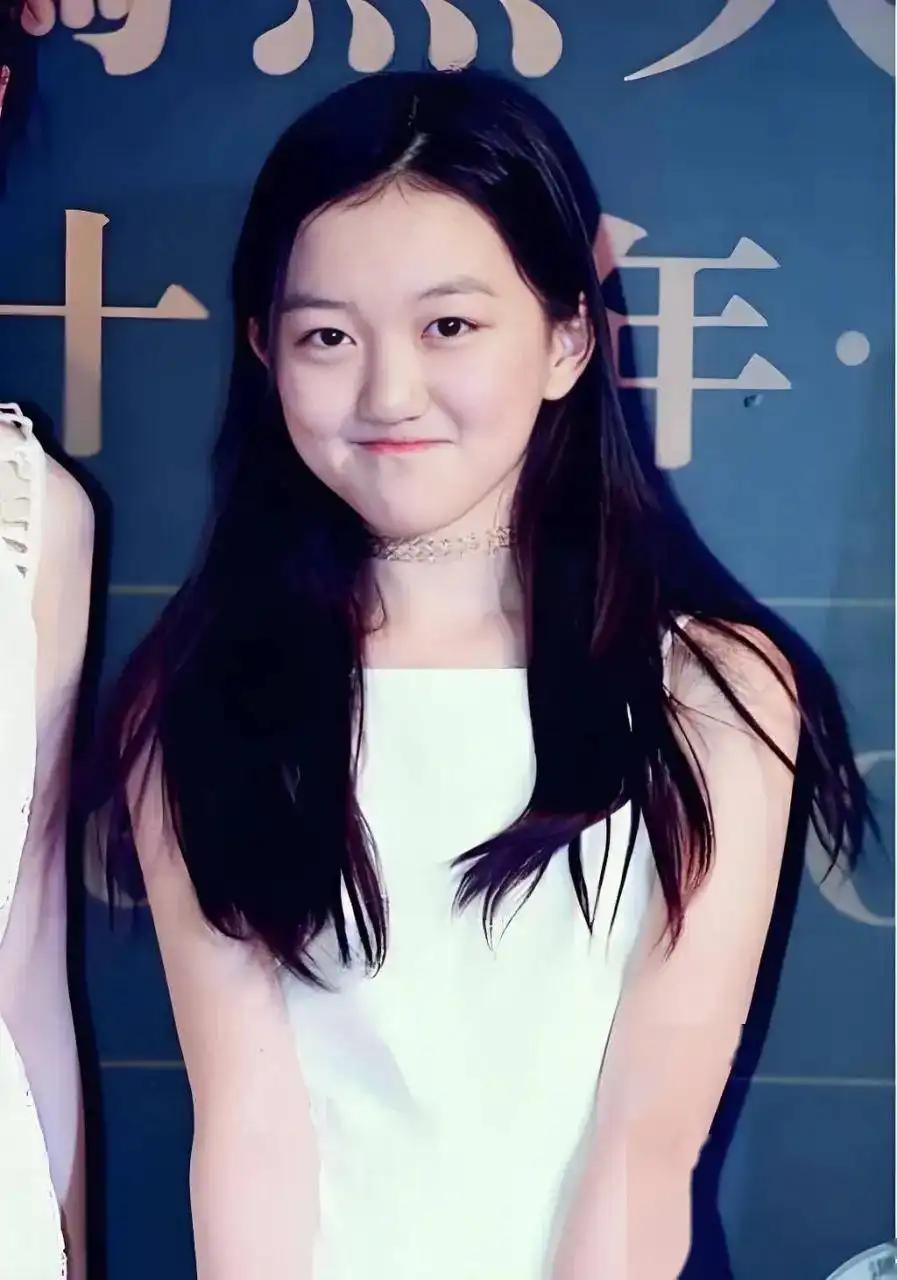 嘴好了，脸怪了？王菲花百万治疗女儿唇裂，现今唇是好了，但脸却越来越奇怪了王菲