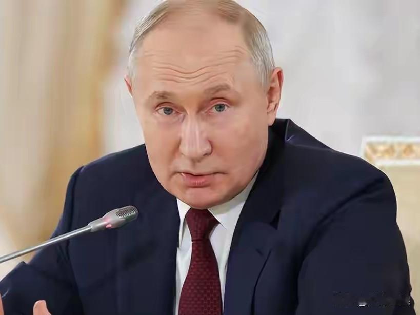 普京这操作，绝了！就在俄美乌即将开始谈判之际，俄罗斯总统普京下达命令，对乌克