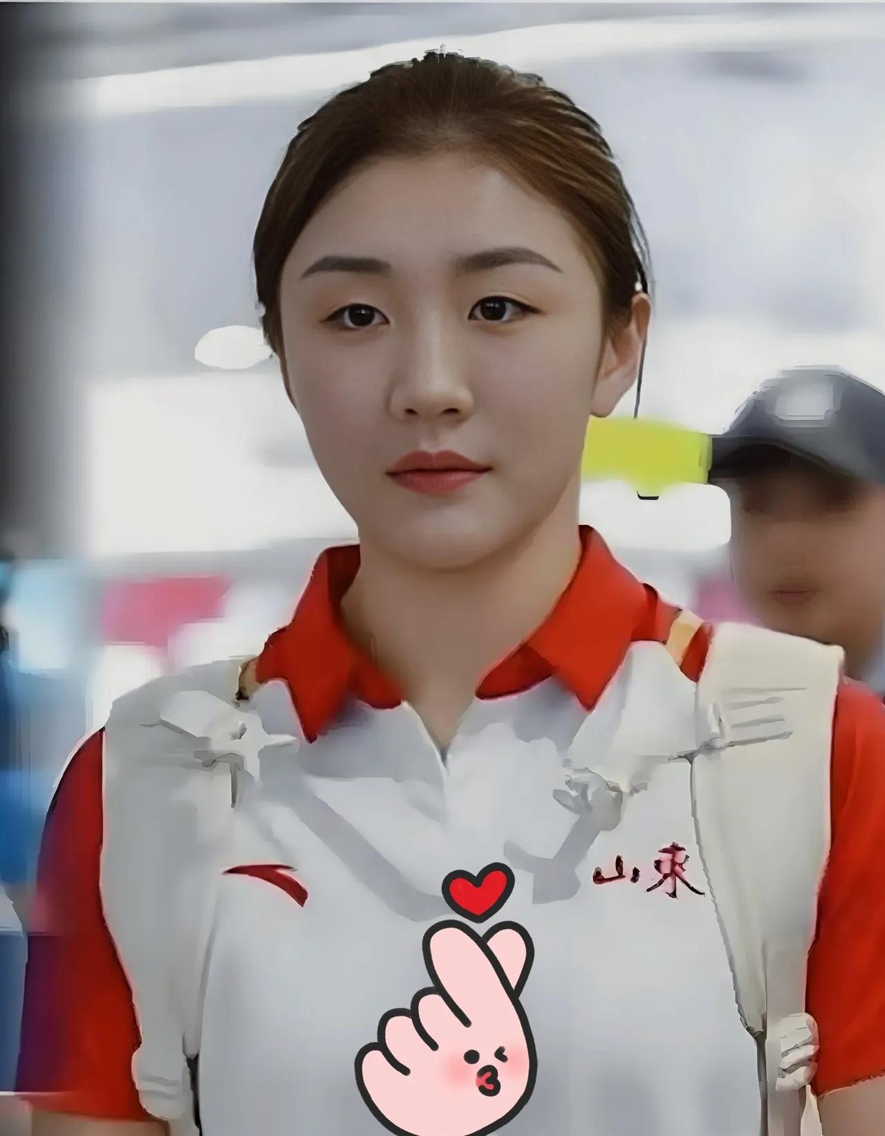 手里攥着高级教练证，国家队大门敞开请都不去，陈梦这波操作，我是真服气。别觉得