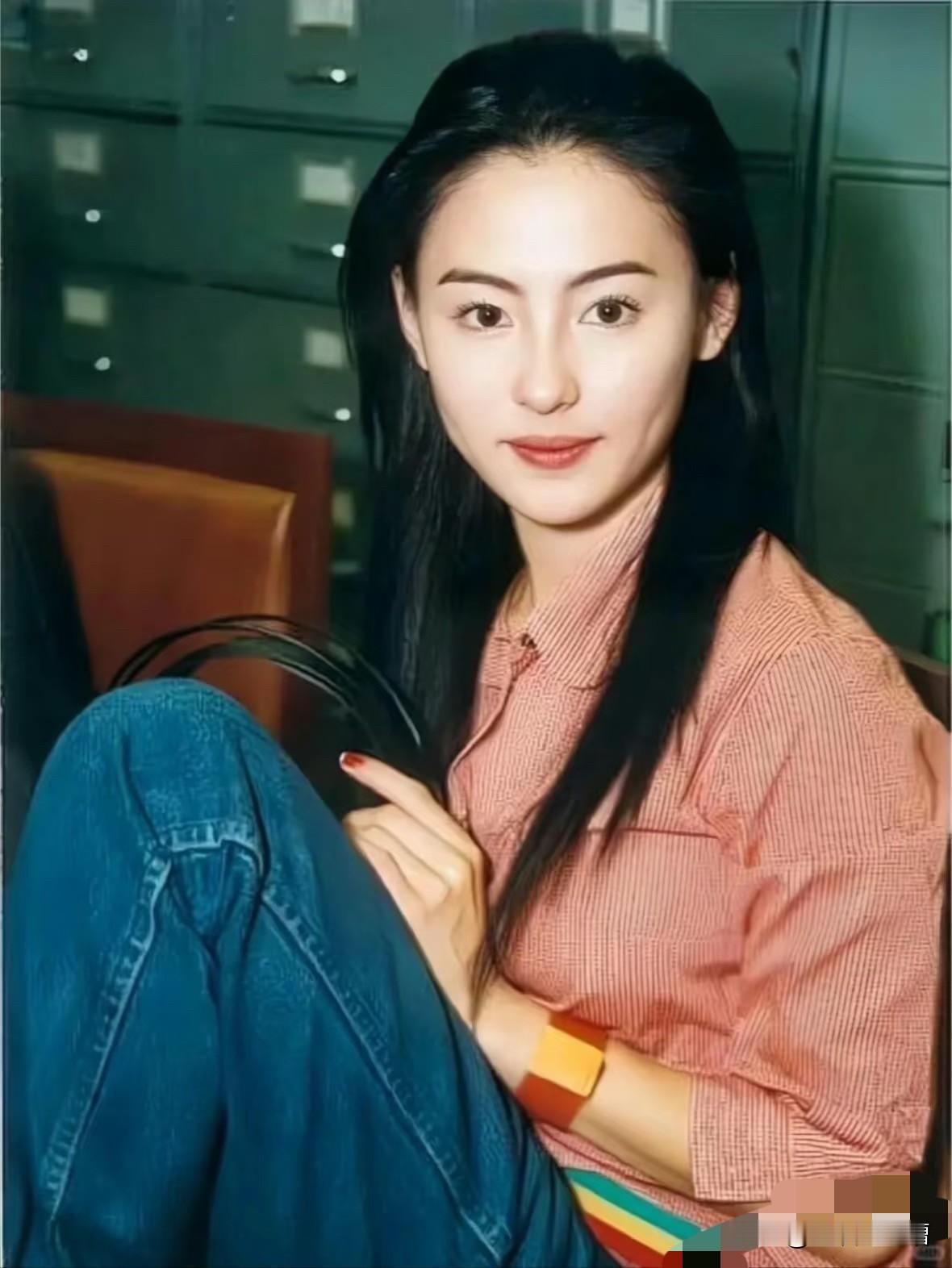 这个世界上我最不能理解的就是张柏芝了，巅峰期嫁给谢霆锋生了两个儿子，离婚后全