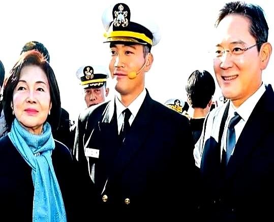 我勒个去！三星那太子爷李在镕他妈，洪罗喜有人晒她的照片，说她80岁了，可她皮