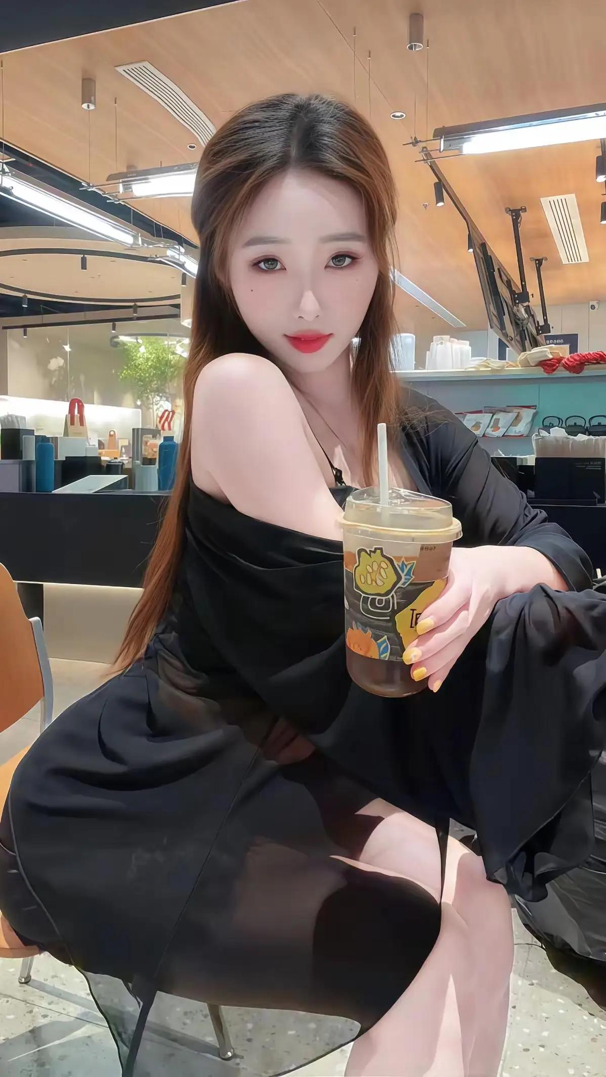 妹子请你来咖啡厅喝奶茶！