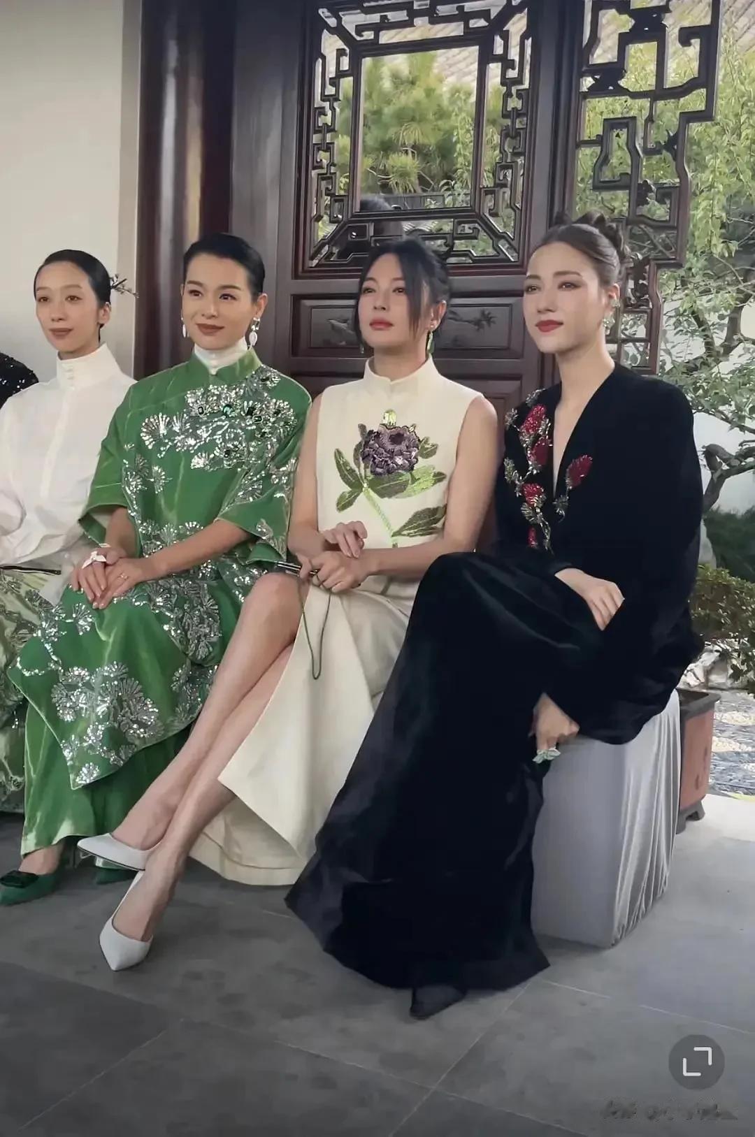 胡杏儿与张雨绮、娜然同框，瞬间黯然失色，输赢一目了然！​