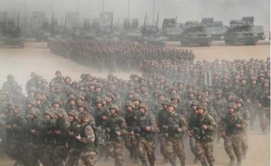 美军能打赢解放军吗？俄媒认为两军差距太大，除了人多，其他全是弱势。俄媒直戳要害，