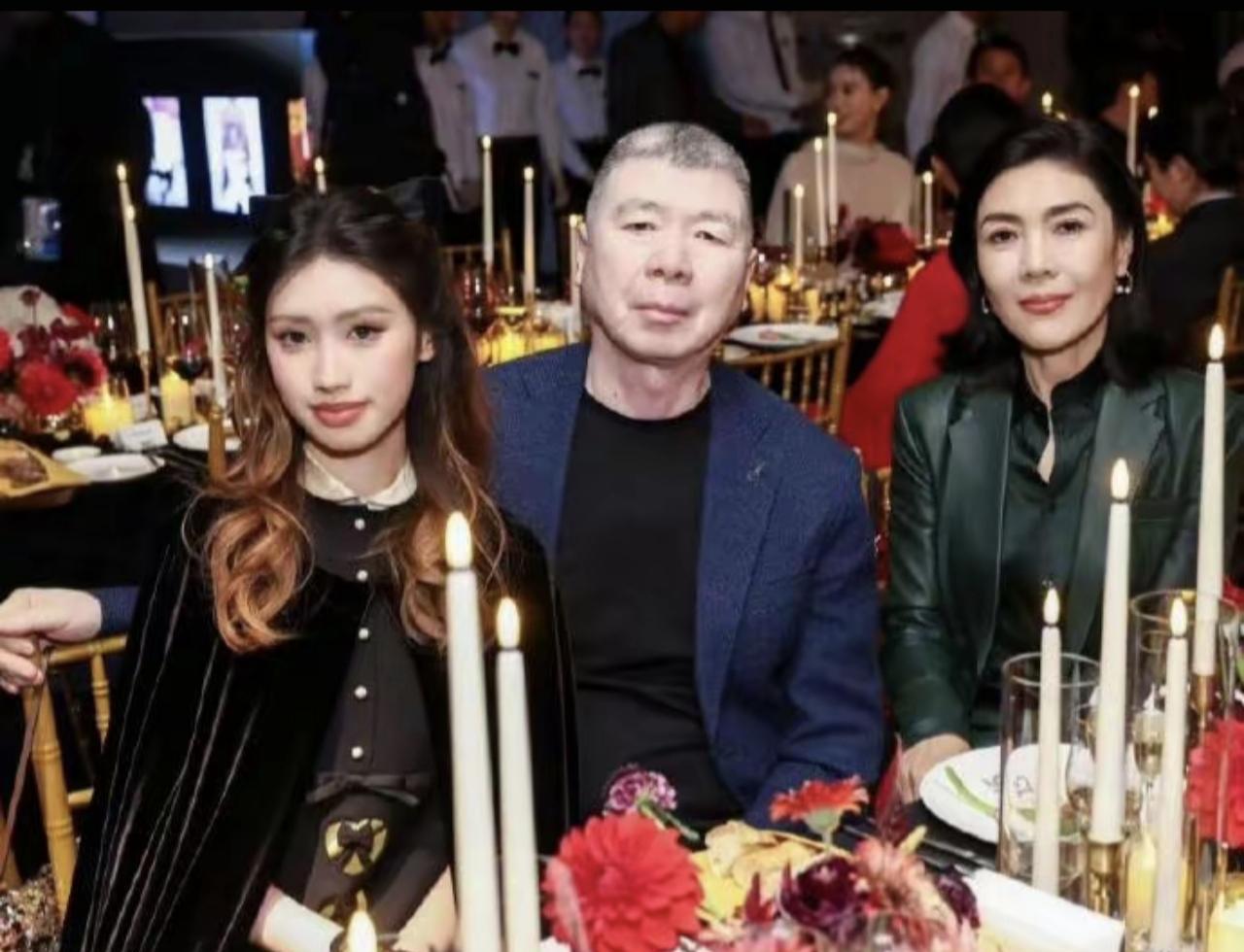 冯小刚徐帆的养女，最近一次露面，把“不是一家人不进一家门”这句话彻底砸碎了。人