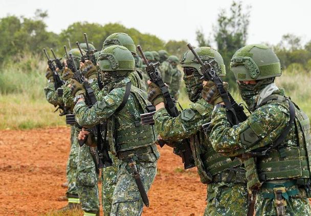 台军高层已有被斩首的觉悟，一线台军收到新指令，开战后自求多福？最近台海局势又