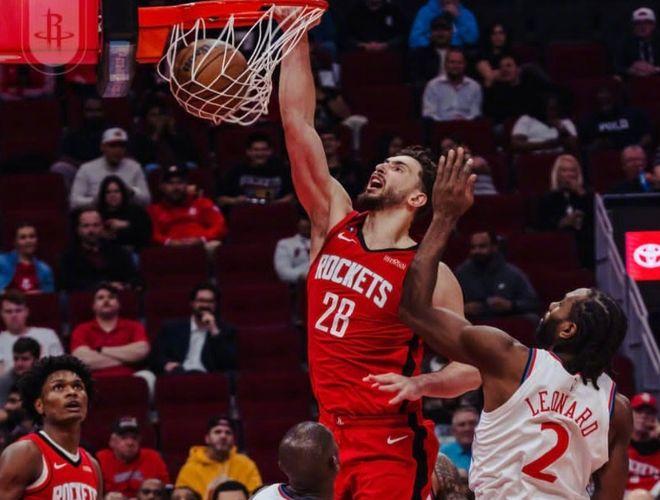 火箭奇葩的地方在于这些球员的短板都短到业余水平，我们说字母哥没篮，但是你真放10