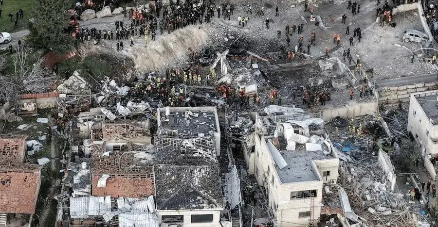 以色列摩萨德位于贝特谢梅什的秘密总部在战争之初就被伊朗反击的导弹摧毁了。然而，时