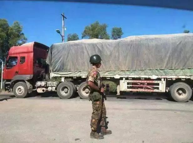 缅甸掸邦军队设卡不让中国货物进入，真是越穷事越多。近日，缅甸军委会在掸邦多地设