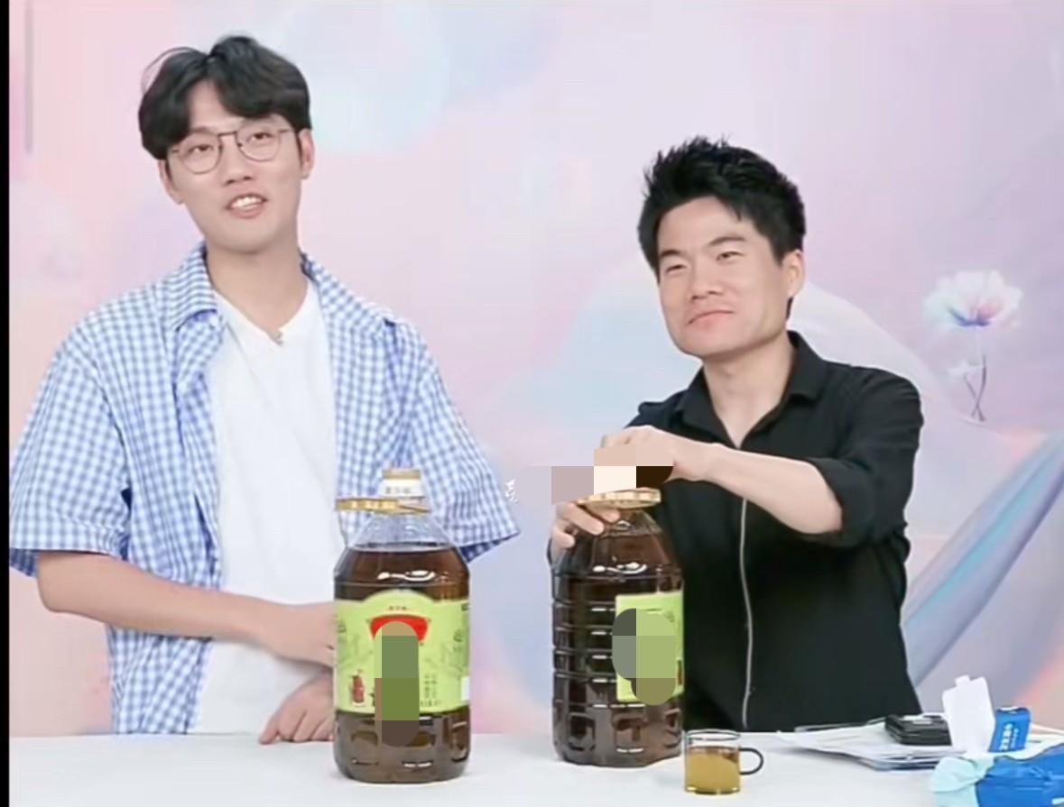 昨晚鹏鹏和宇辉交班，鹏鹏特自豪说，我们公司晚上10点之后下班给报销打车费，仅仅是