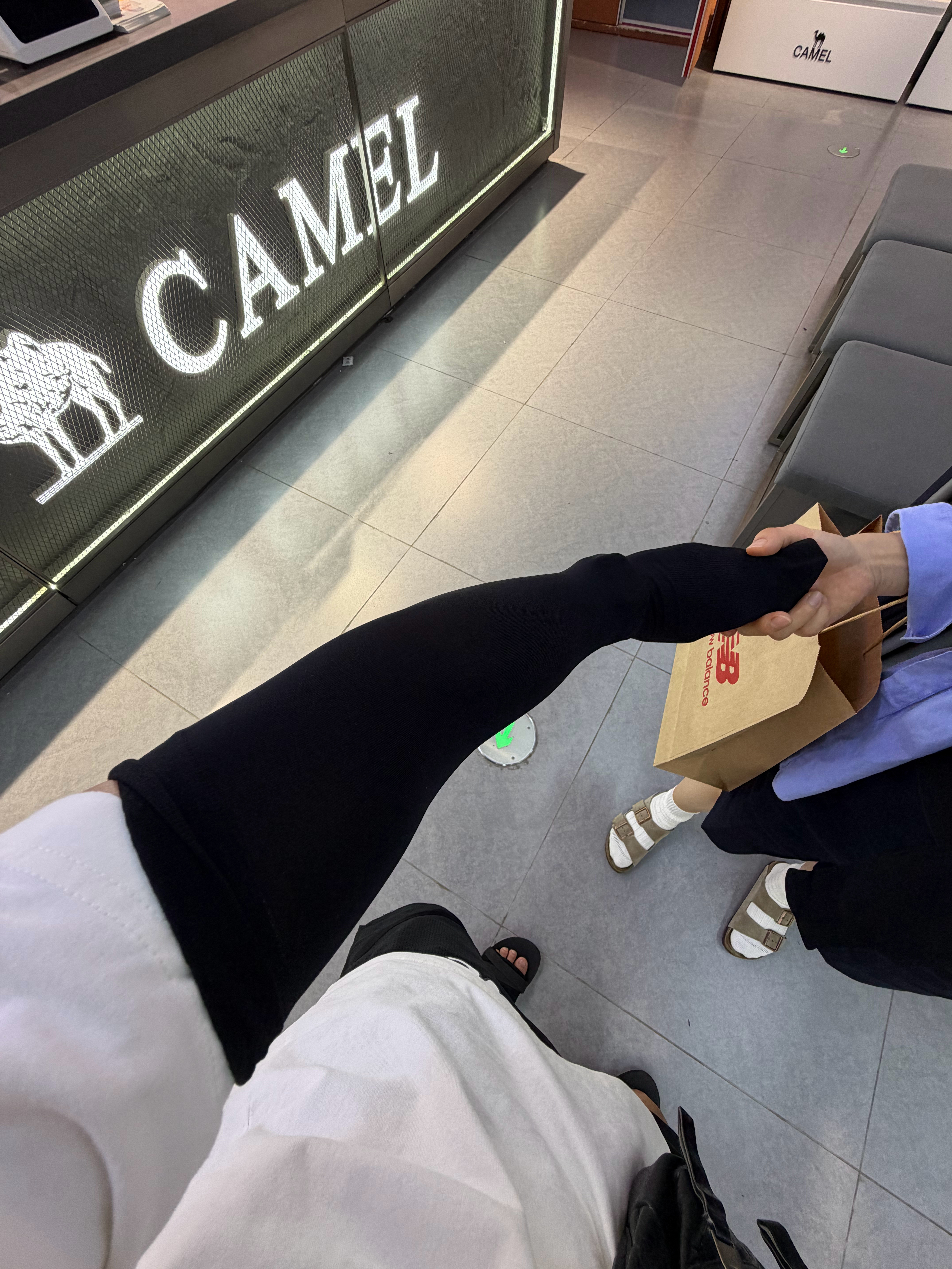 这冰袖和丝袜，是一种材质吗？天津·万达广场(天津滨海店)