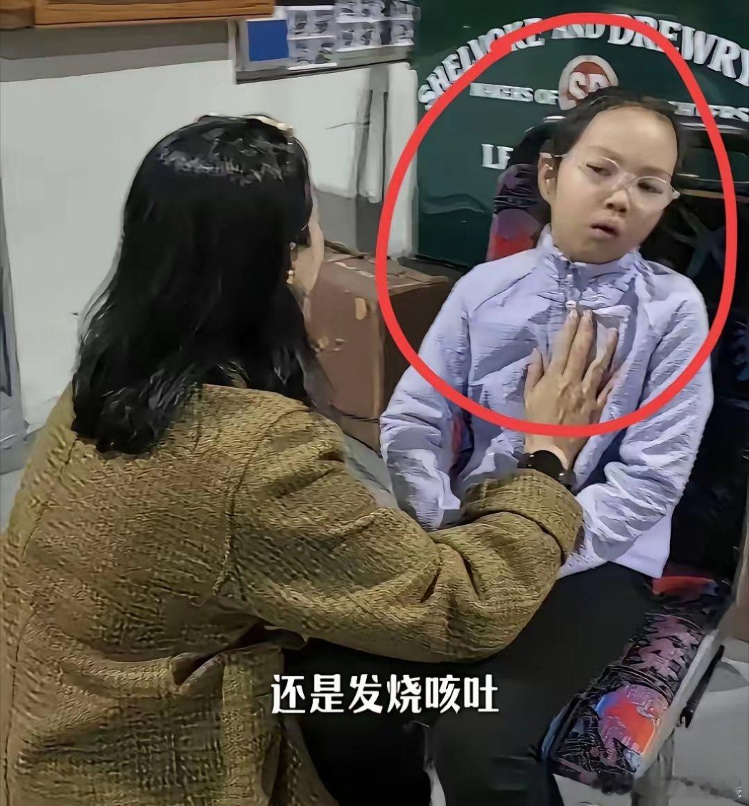 朱丹，引发热议。7月27日，45岁的朱丹，冲上热搜，她带着2个孩子，去国外旅游，