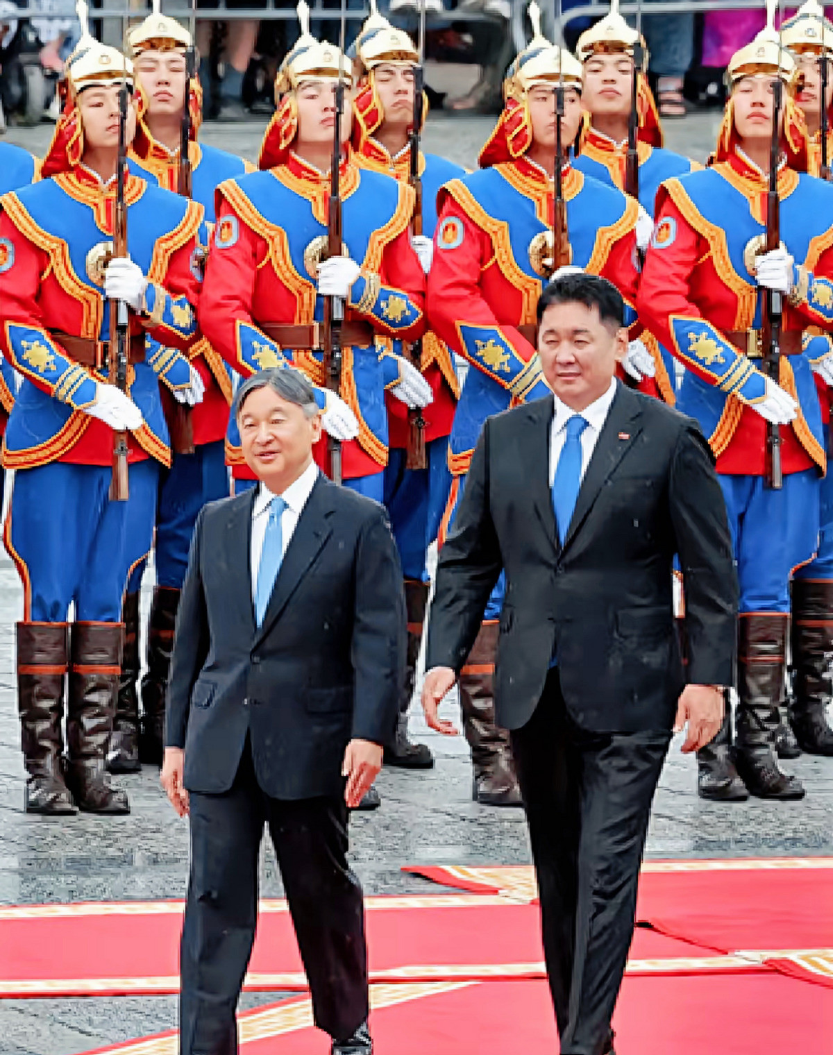 蒙古国仪仗队身高亮眼天皇访问成焦点哇塞！蒙古国是不是故意