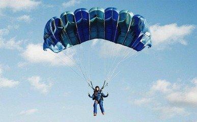 🌞为什么飞行员跳伞后就不能射杀？就算在战场杀红了眼，也不可以杀飞行员，因为