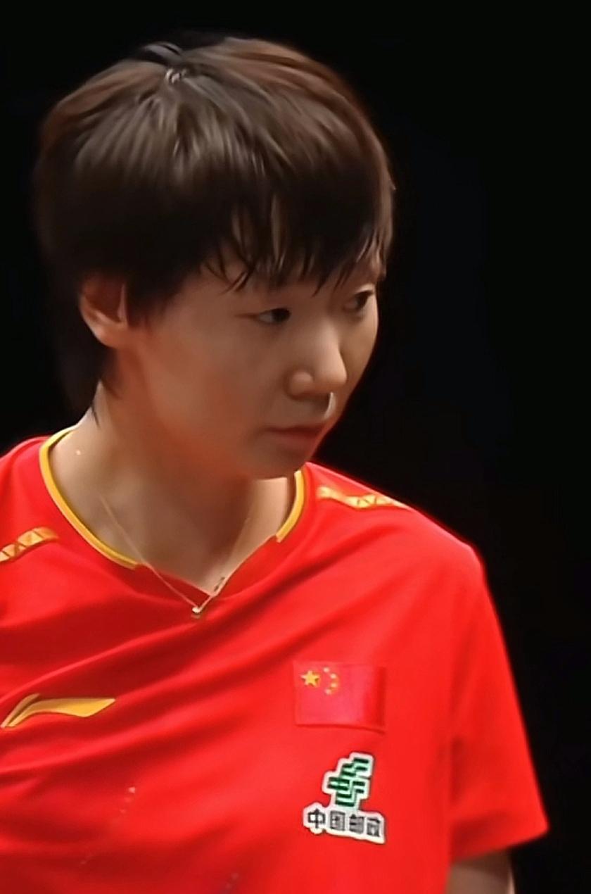 42岁韩莹4比3干掉王曼昱，把世界第二直接送回家。七局大战，决胜局6比11，