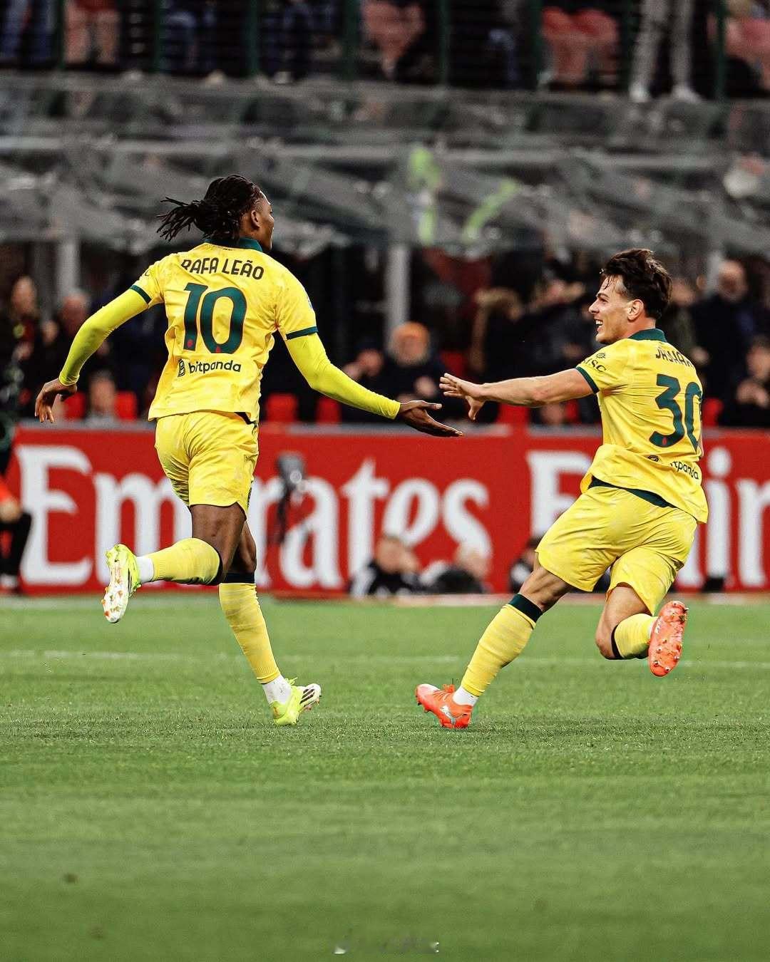 【AC米兰1比1科莫】这场平局其实没什么过多好可惜的，因为当出现“送”的时候，