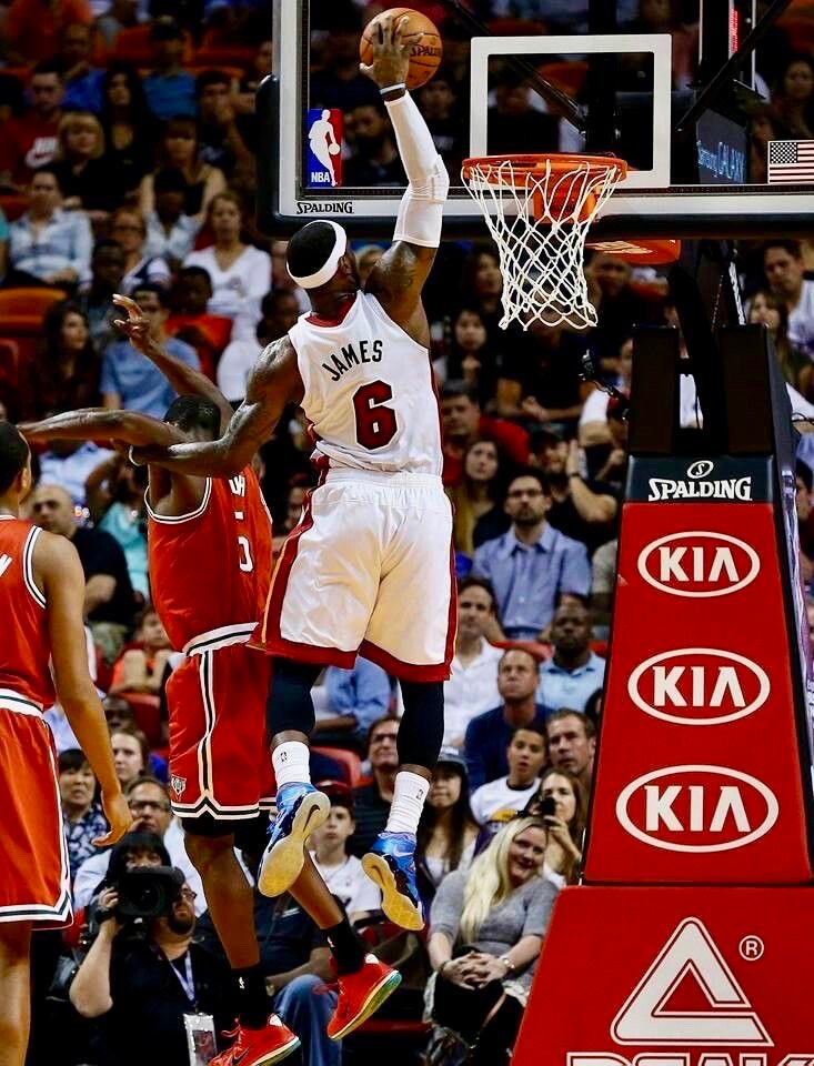 这赛季，那个更新赛果漫画的博主，经常性的断更。​​​