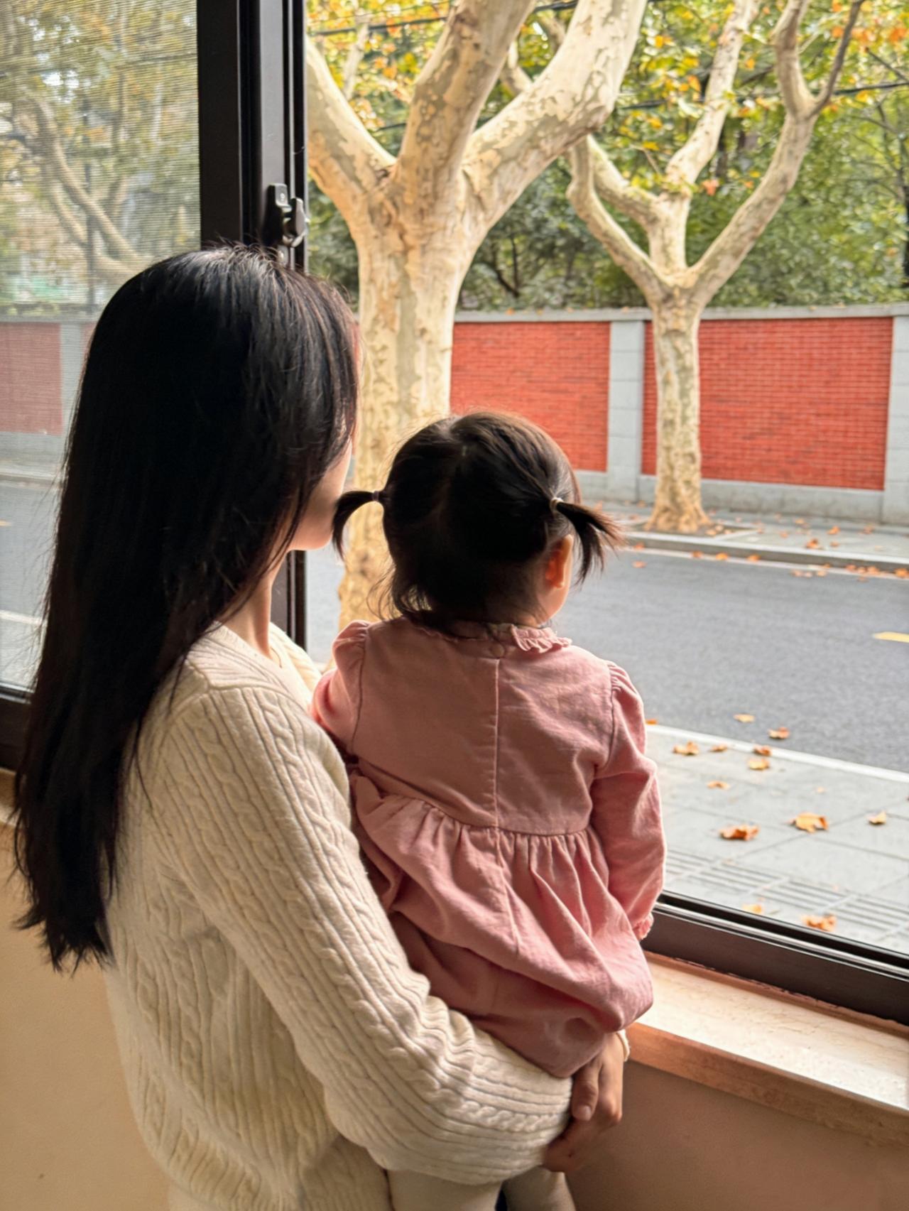 离婚带娃太难了！表姐用抚养费买房，被全家骂冷血表姐离婚时，前夫特意留下80