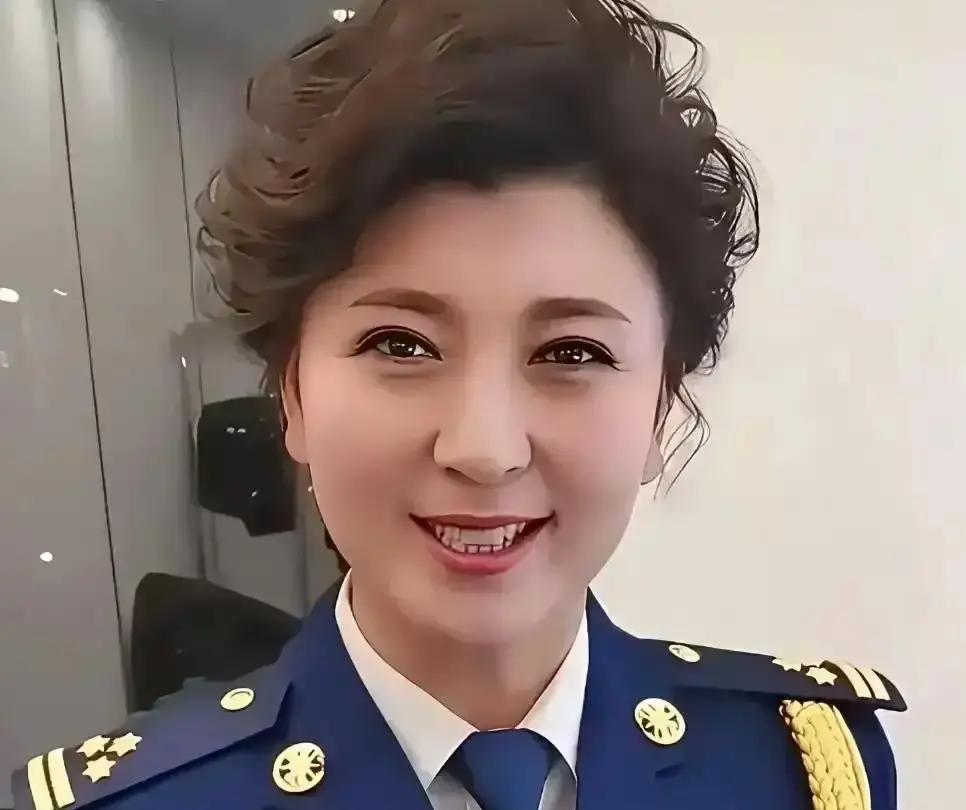 三亚住一年，被骂忘本闫学晶晒三亚阳台，评论区秒炸：东北闺女跑了。她没