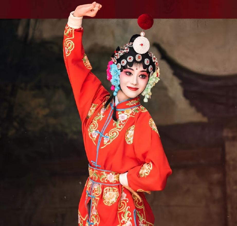 《主角》中的女主忆秦娥，是非常拧巴、非常失败的一个角色！要么是刘浩存演绎得不