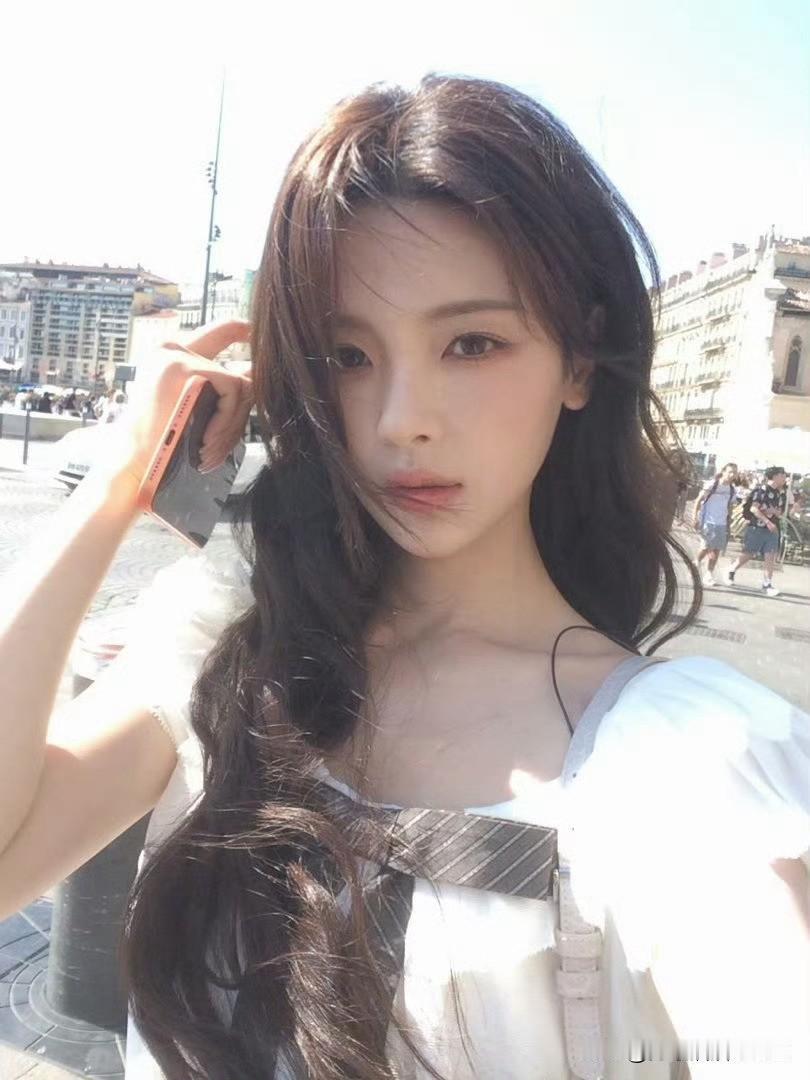 杨超越分享图片