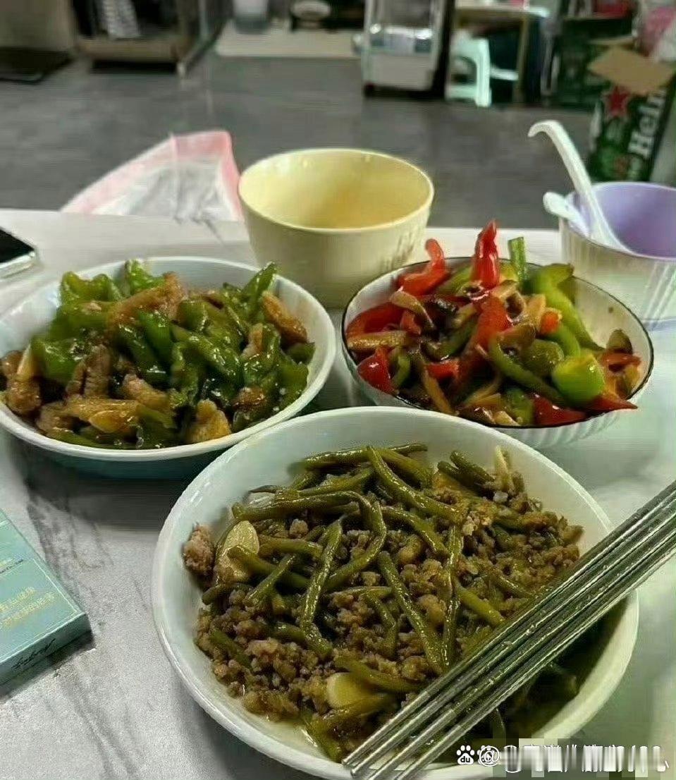 左边是前妻做的，右边是现在老婆做的。这说明了什么