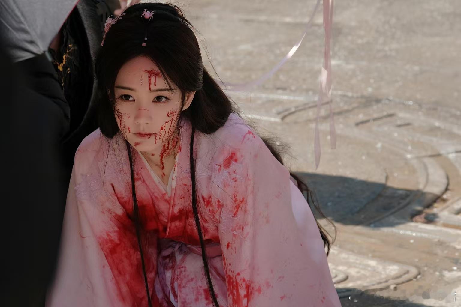 李一桐点赞细节控狂喜！李一桐亲自认证二创的精准卡点，每个转场都在致敬“相视一笑