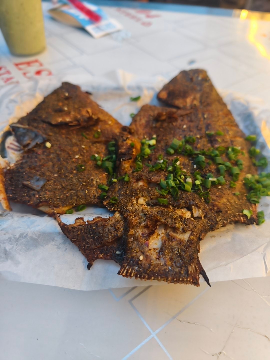 苍蝇小馆的烧烤最好吃，就是卫生差点，其他没毛病。