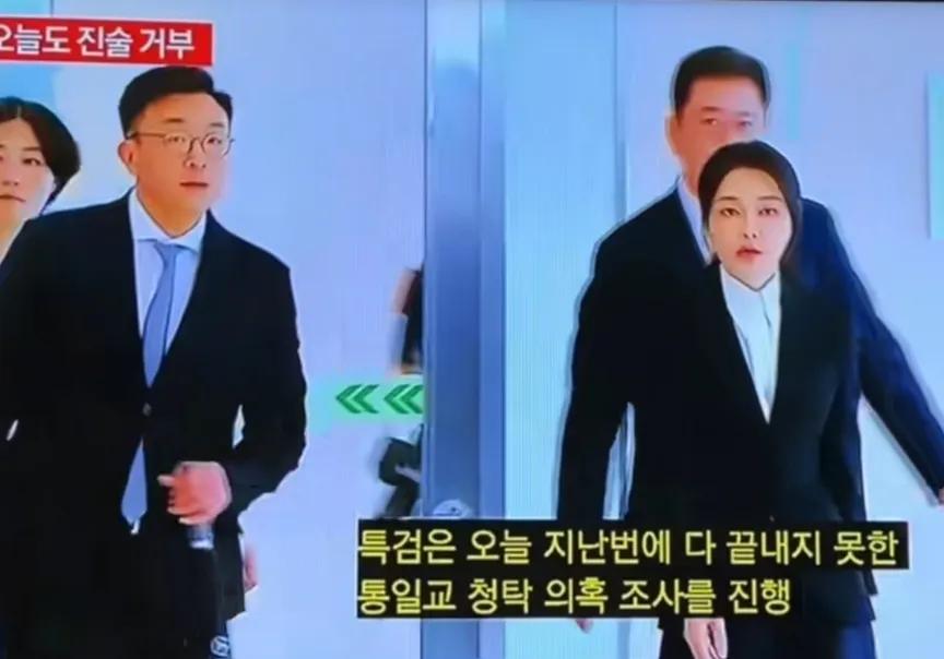 金建希曾经计划暗杀李在明，她把那些想把李在明杀掉的人聚在一起，而她培养那些人的录