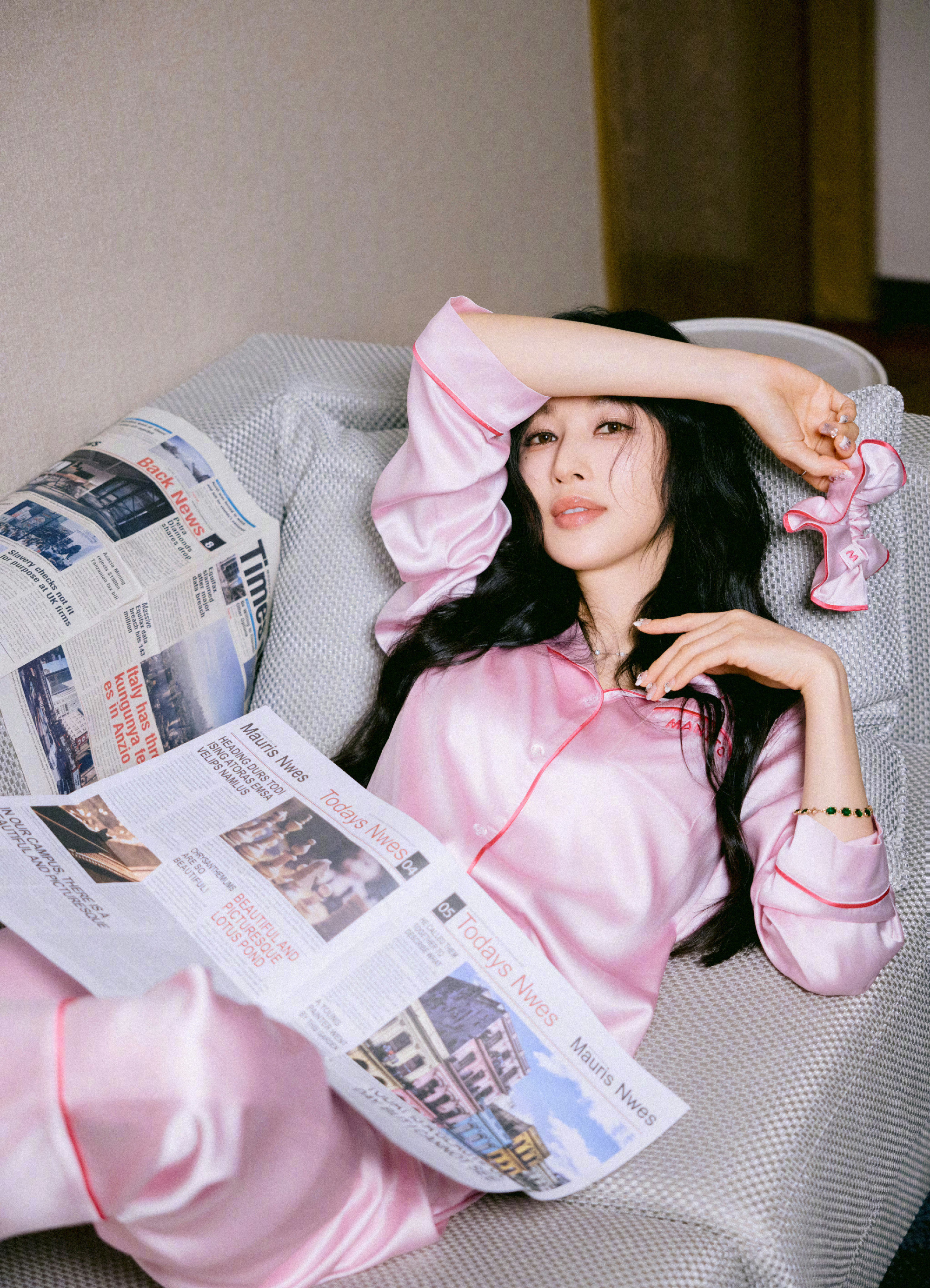 张俪，粉色睡衣居家服，好甜好美。张俪