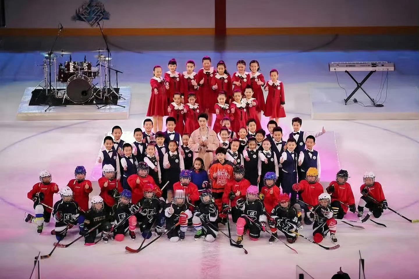 没见过的合照！！！！孩子王肖战！！！🙌​​​