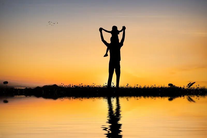 孩子教育方式真没有标准答案。我觉得建立良好沟通很重要，像孩子在学校和同学闹矛盾，