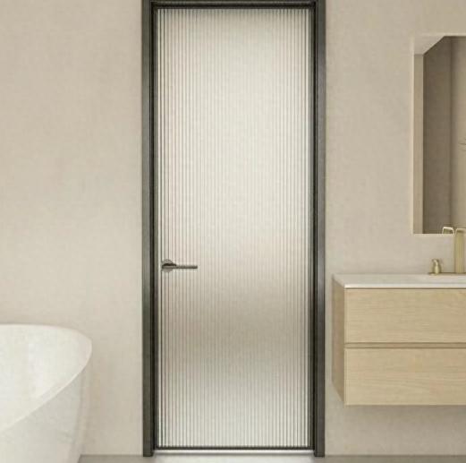 我闺蜜装修时，非要跟风装长虹玻璃门，说“网红款，高级”。结果住了半年，她哭着找人