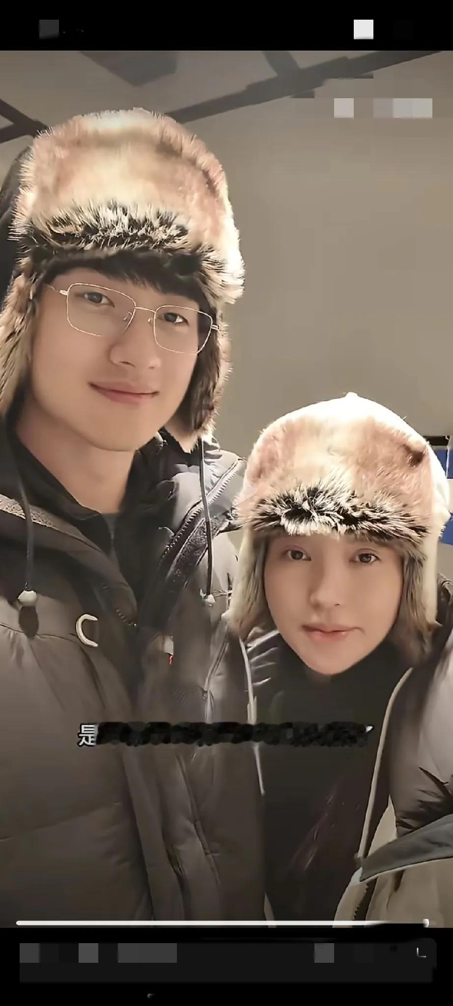 她是姐姐，他是弟弟，姐弟恋18岁的年龄差，注定这段感情不会被父母认可，但是他们却