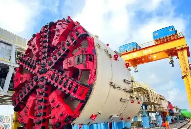 中国铁建集团向印度出口了不少盾构机，五年前中国铁建集团就向印度出口了当时世界上直
