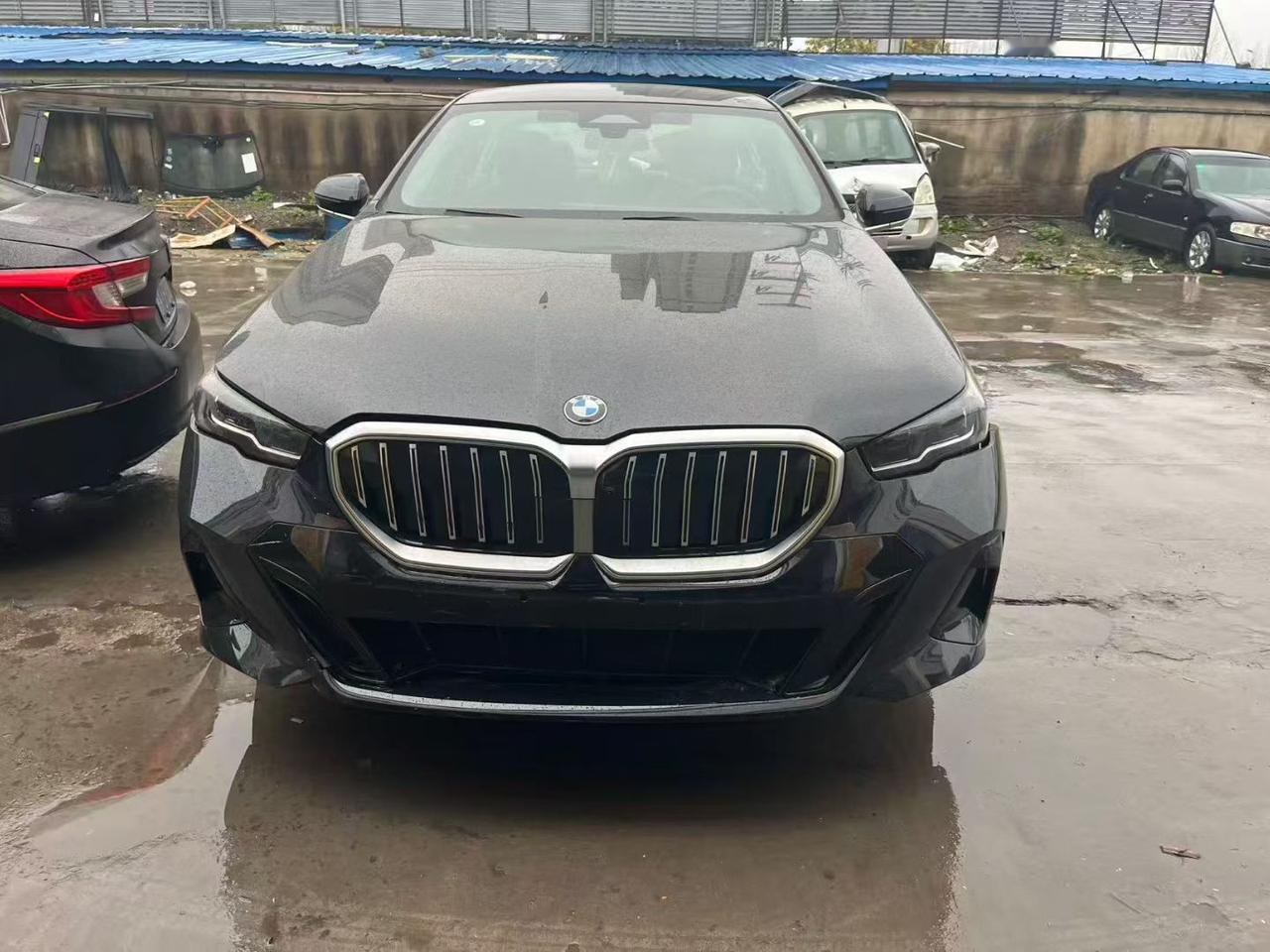 26款宝马530Li领先型M运动套装指导价485900轻微运损，已经修复