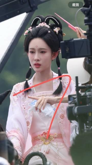 怪不得妆造千篇一律，换了就.…..顶不住了
