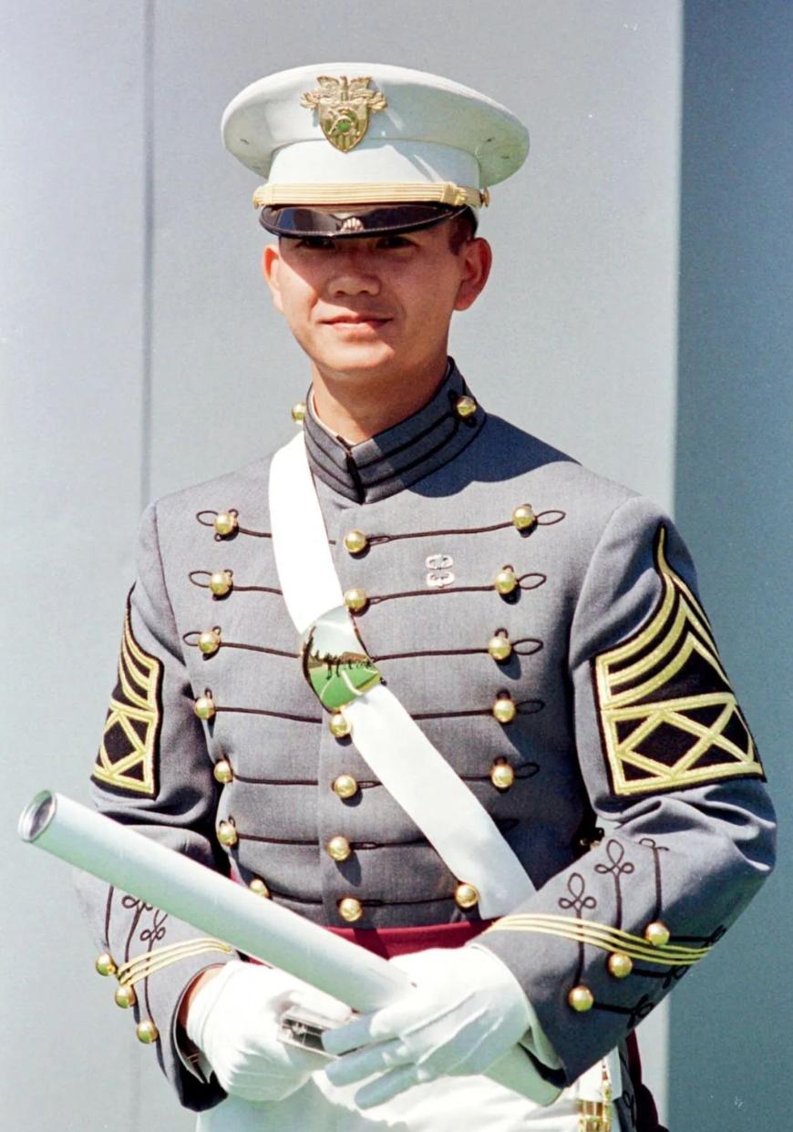 洪森把儿子洪玛奈送到美国西点军校，就是想着让他多结交一些美军朋友。可事实证明，他